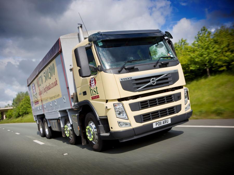  Volvo FM 420 8x4 2010 года  (UK) (фото 3 из 6)